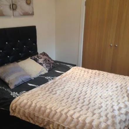 Image 3 - High Street, Morley, LS27 9AW, United Kingdom - Apartment for rent