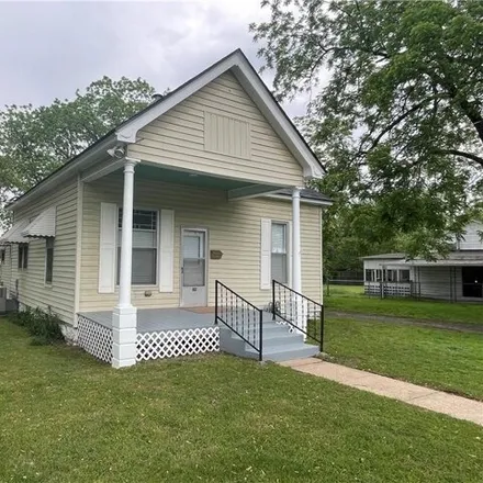 Buy this 2 bed house on 208 East North Street in Rogers, AR 72756