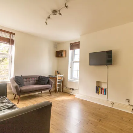 Rent this 2 bed apartment on Fleming house in George Row, London