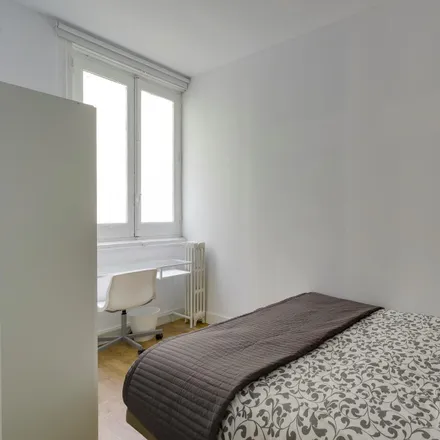 Rent this 8 bed room on Madrid in Calle de Valenzuela, 10