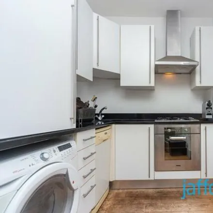 Image 5 - 156 Belsize Road, London, NW6 4AN, United Kingdom - Room for rent