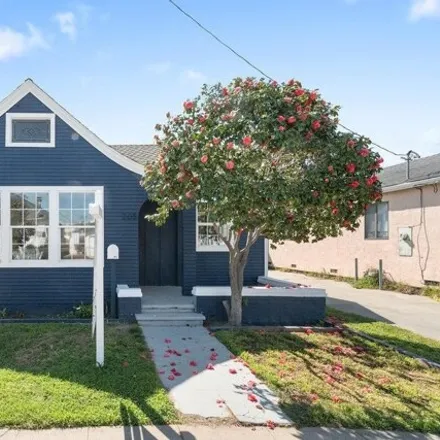 Buy this 2 bed house on 205 North 26th Street in San Jose, CA 95116