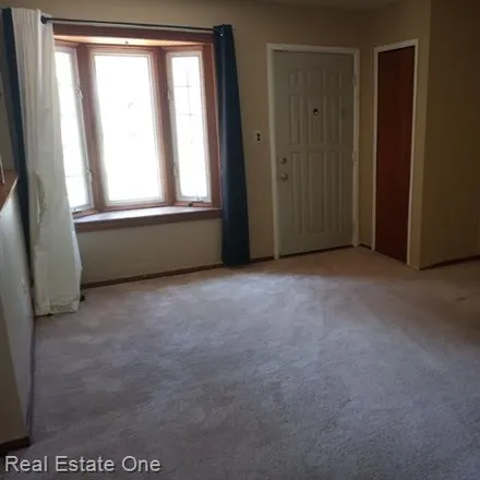 Image 2 - 5712 North Silvery Lane, Dearborn Heights, MI 48127, USA - House for rent