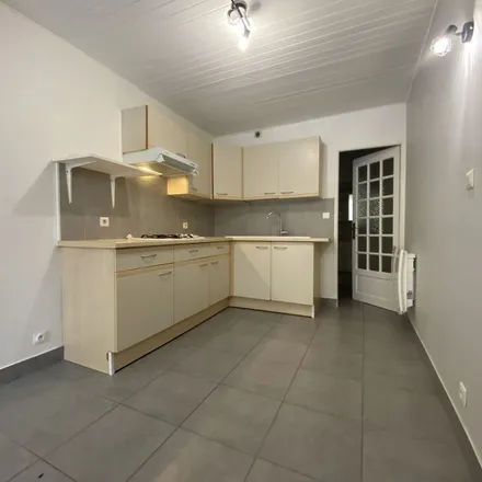 Rent this 2 bed apartment on 14 Rue Carnot in 26500 Bourg-lès-Valence, France