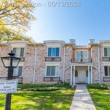 Buy this 3 bed condo on 1745 Tiverton Rd Unit 18 in Bloomfield Hills, Michigan