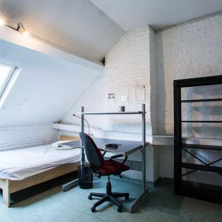 Rent this 1studio apartment on Rue du Moulin - Molenstraat 41 in 1210 Saint-Josse-ten-Noode - Sint-Joost-ten-Node, Belgium