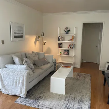 Rent this 1 bed room on 11974 Walnut Lane in Los Angeles, CA 90025