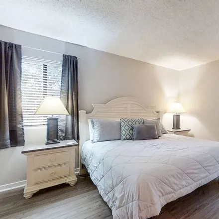 Rent this 2 bed condo on Fernandina Beach in FL, 32035