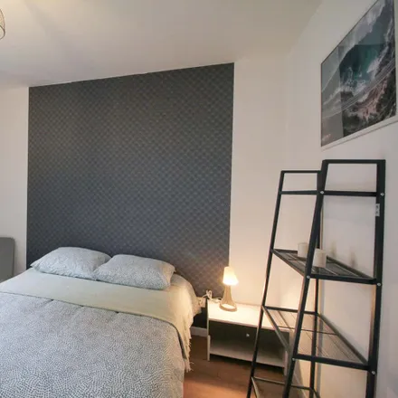 Image 2 - 2 Rue Mozart, 92110 Clichy, France - Room for rent