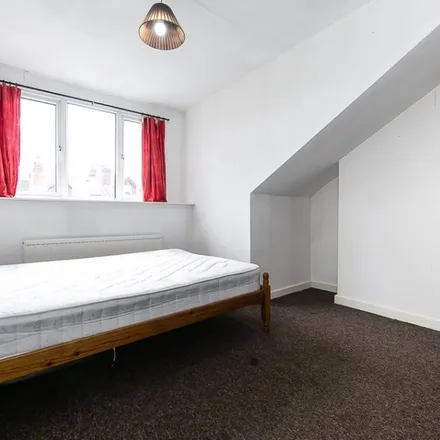 Image 6 - Lumley Street, Leeds, LS4 2NN, United Kingdom - Apartment for rent