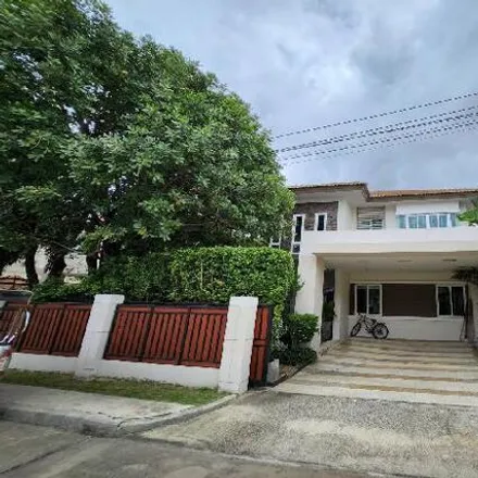 Buy this 4 bed house on unnamed road in Prawet District, Bangkok 10250