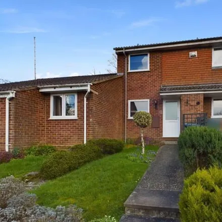 Buy this 3 bed house on Meadow Gardens in Buckingham, MK18 1BN
