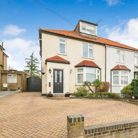 Buy this 3 bed duplex on Goff's Lane in Goffs Oak, EN7 5EP