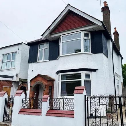 Rent this 3 bed house on Derwentwater Primary School in Woodhurst Road, London