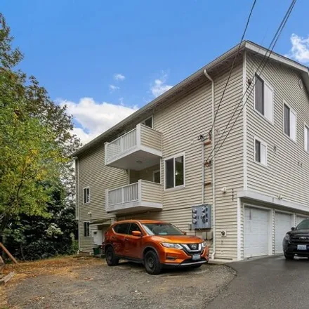 Image 1 - 1701 16th Avenue South, Seattle, WA 98144, USA - Townhouse for sale