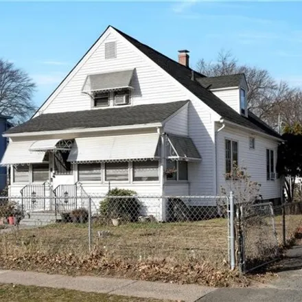 Image 2 - 36 Sisson Street, East Hartford, CT 06118, USA - House for sale