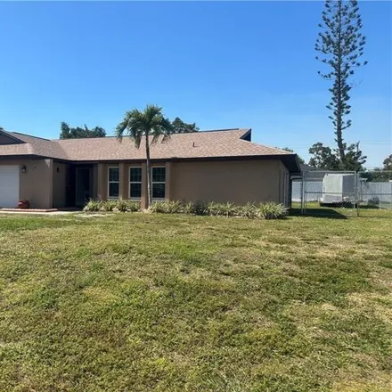 Image 2 - 5610 Lochness Court, Lee County, FL 33903, USA - House for sale