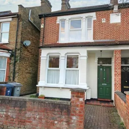 Buy this 3 bed duplex on 22 Goldsmith Road in London, N11 3JP