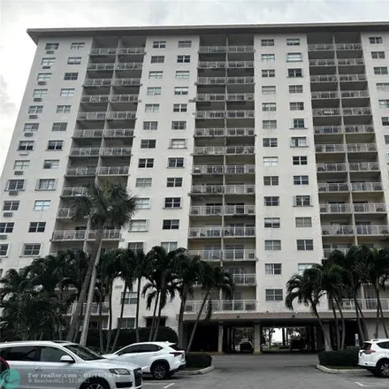 Buy this 1 bed condo on 159th Street in Sunny Isles Beach, FL 33160