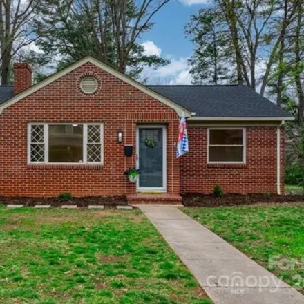 Buy this 3 bed house on 468 7th Street Southwest in Hickory, NC 28602