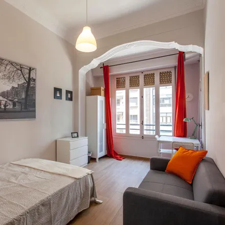 Rent this 6 bed room on Carrer del Pintor Benedito in 7, 46007 Valencia