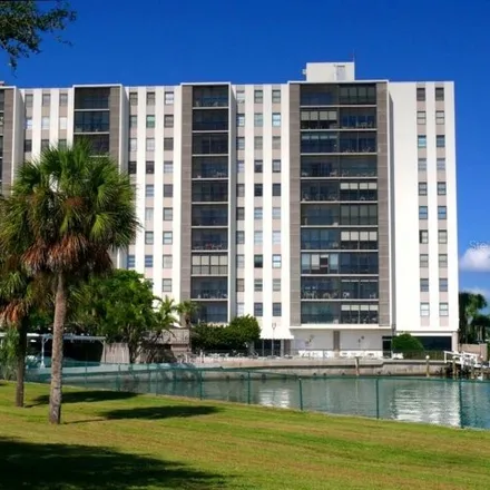 Buy this 1 bed condo on 10317 Paradise Boulevard in Treasure Island, Pinellas County