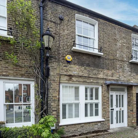 Rent this 3 bed house on Caroline Place Mews in London, W2 4AG