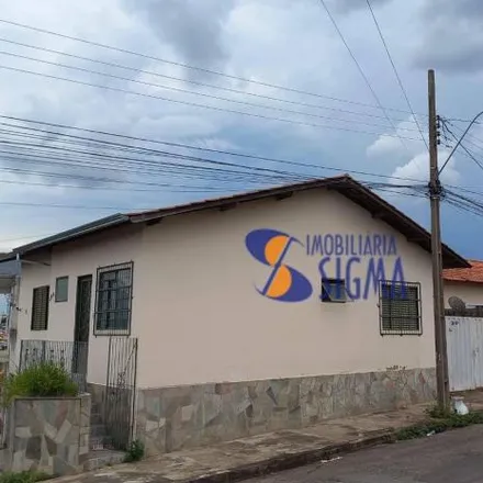 Rent this 3 bed house on Rua Iguatemi in Santana, Varginha - MG