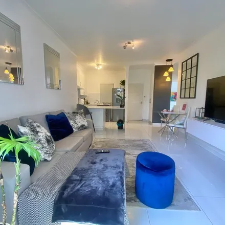 Image 2 - Jan Smuts Avenue, Parktown North, Rosebank, 2132, South Africa - Apartment for rent