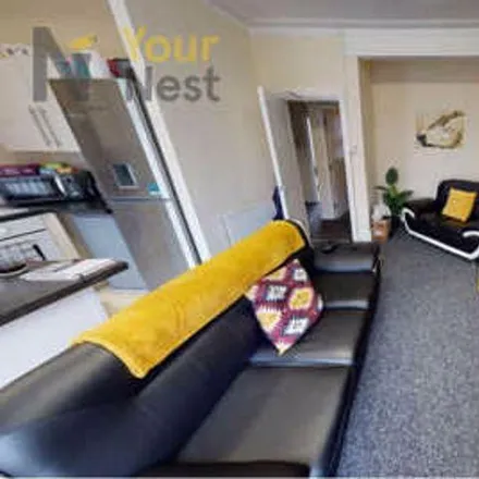 Rent this 4 bed apartment on 39-91 Headingley Mount in Leeds, LS6 3EW