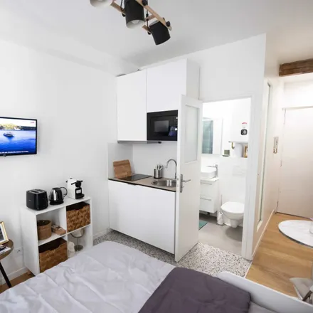 Image 7 - 7 Rue Burq, 75018 Paris, France - Apartment for rent