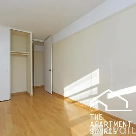 Rent this 1 bed apartment on 833 W Buena Ave