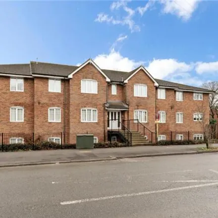 Rent this 1 bed room on Somerset Road in Farnborough, GU14 6DT