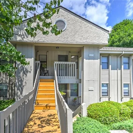 Buy this 2 bed condo on 1704 Abbey Circle in Asheville, NC 28805