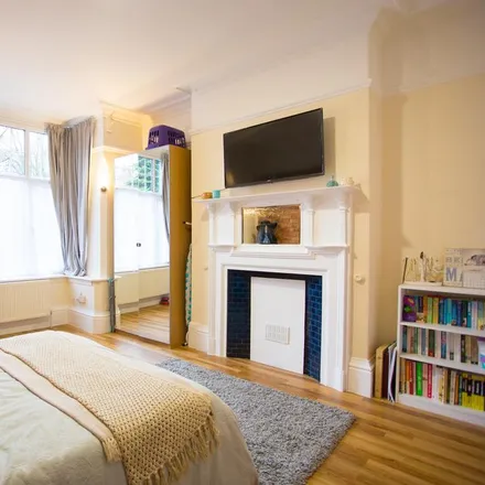 Rent this 1 bed room on Carisbrooke Road in Harborne, B17 8NN