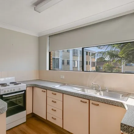Image 5 - 6 Brooke Avenue, Palm Beach QLD 4221, Australia - Apartment for rent