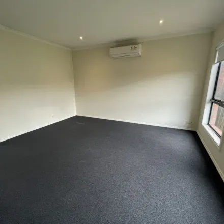 Image 4 - 27 Cyclamen Avenue, Altona North VIC 3025, Australia - Apartment for rent