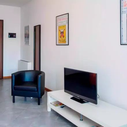 Rent this studio room on Calle de Jesús del Valle in 34, 28004 Madrid