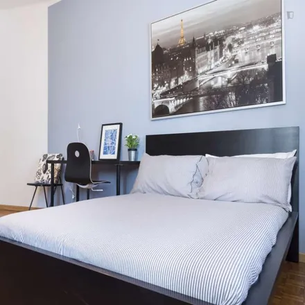 Rent this 3 bed room on Via Leone Tolstoi in 64, 20146 Milan MI