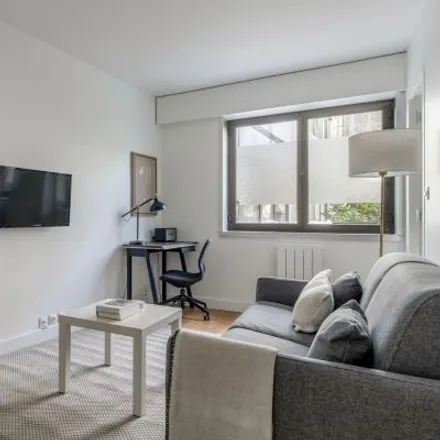 Image 1 - 20 Rue de Berri, 75008 Paris, France - Apartment for rent