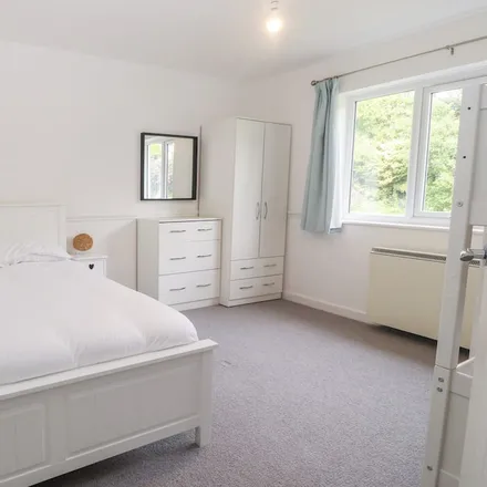 Rent this 3 bed townhouse on Dyffryn Ardudwy in LL43 2BB, United Kingdom