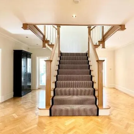 Image 7 - New Forest Lane, Chigwell, IG7 5QN, United Kingdom - House for rent