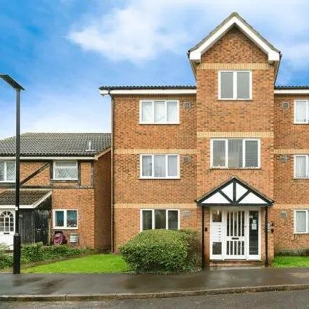 Buy this 1 bed apartment on Beaulieu Close in London, TW4 5EW