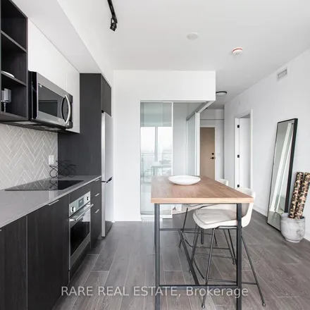 Image 3 - 34 Zorra Street, Toronto, ON M8Z 1R6, Canada - Apartment for rent