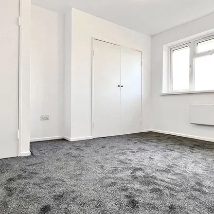 Image 2 - 7 Edwards Gardens, Swanley, BR8 8HP, United Kingdom - Apartment for rent