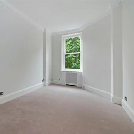 Image 6 - 34 Sloane Court West, London, SW3 4TD, United Kingdom - Room for rent