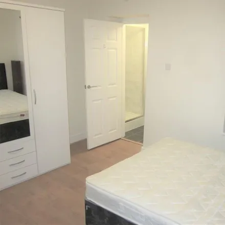 Image 7 - 25 Lancaster Road, London, N4 4PP, United Kingdom - Apartment for rent