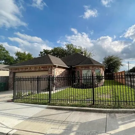 Image 3 - 1699 Saulnier Street, Houston, TX 77019, USA - House for sale