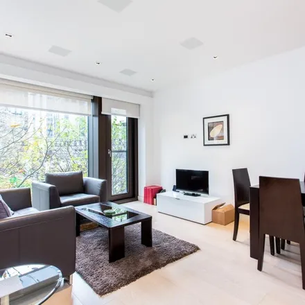 Rent this 1 bed apartment on Roman House in St Alphage Garden, Barbican