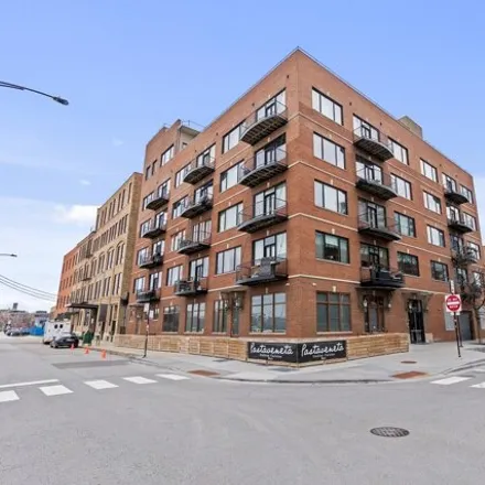 Buy this 4 bed condo on 1150-1154 West Fulton Market in Chicago, IL 60661